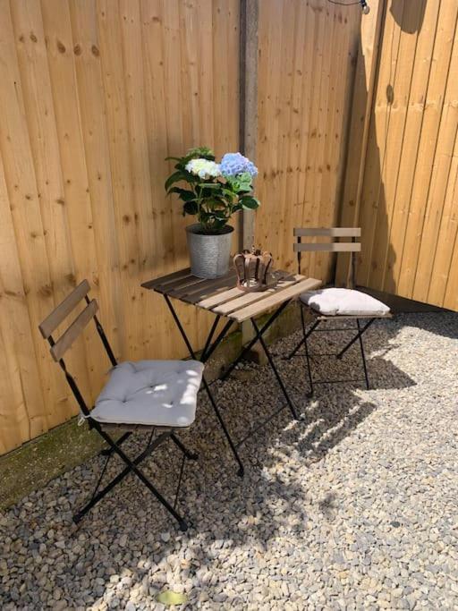 Lymingtonbnb Apartment *